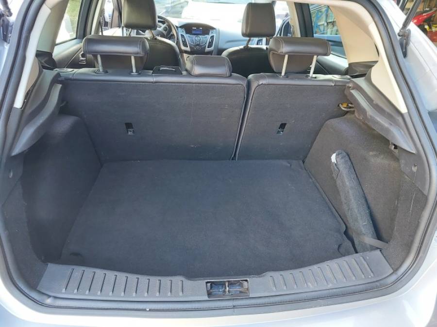 FORD - FOCUS - 2013/2014 - Prata - R$ 53.500,00