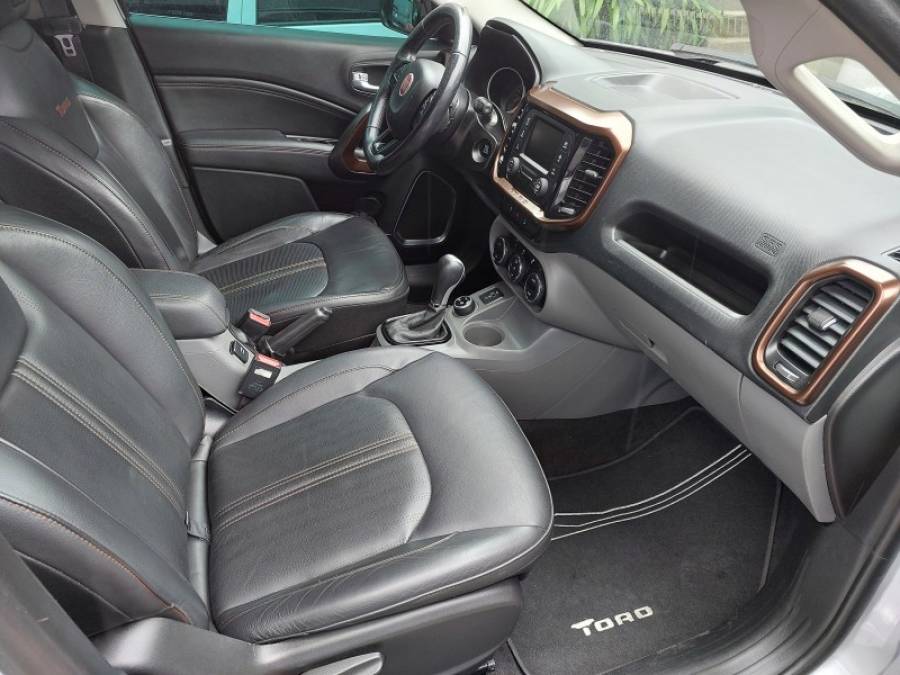 FIAT - TORO - 2018/2019 - Prata - R$ 115.900,00
