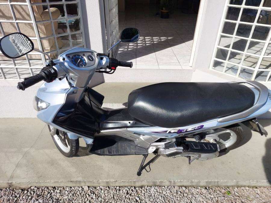 YAMAHA - NEO AT 115 - 2011/2012 - Prata - R$ 7.500,00