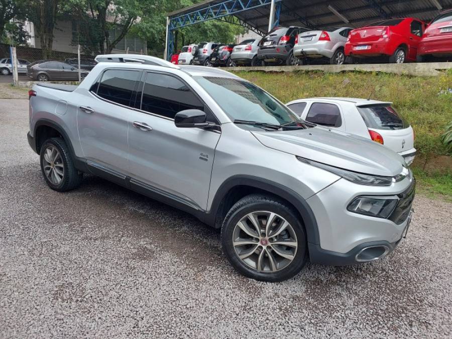 FIAT - TORO - 2018/2019 - Prata - R$ 115.900,00