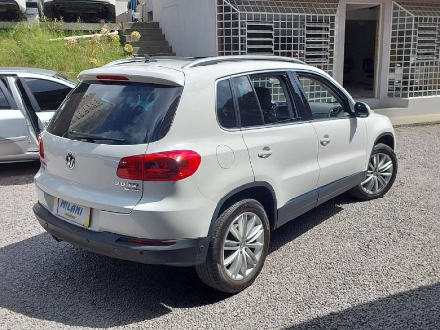 VOLKSWAGEN - TIGUAN - 2013/2014 - Branca - R$ 74.900,00