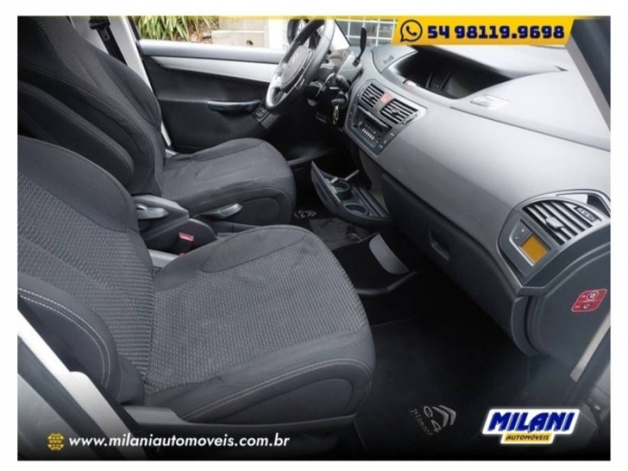 CITROËN - C4 PICASSO - 2010/2011 - Prata - R$ 31.900,00