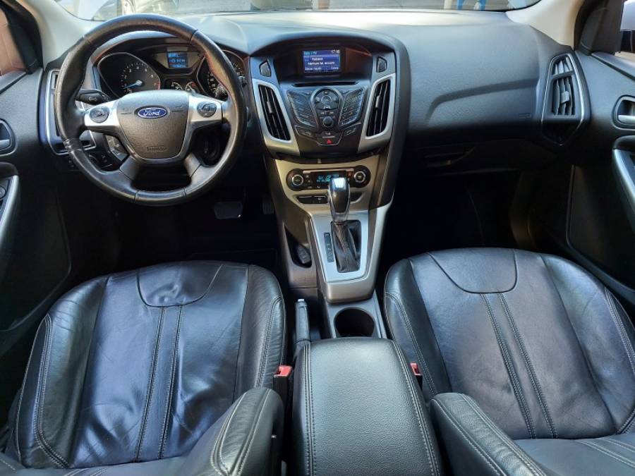 FORD - FOCUS - 2013/2014 - Prata - R$ 53.500,00