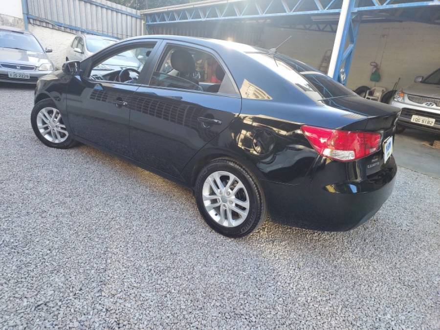 KIA MOTORS - CERATO - 2011/2012 - Preta - R$ 46.500,00