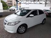 CHEVROLET - ONIX - 2015/2016 - Branca - R$ 47.900,00