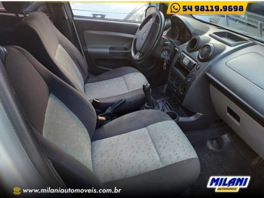 FORD - FIESTA - 2008/2008 - Prata - R$ 24.900,00