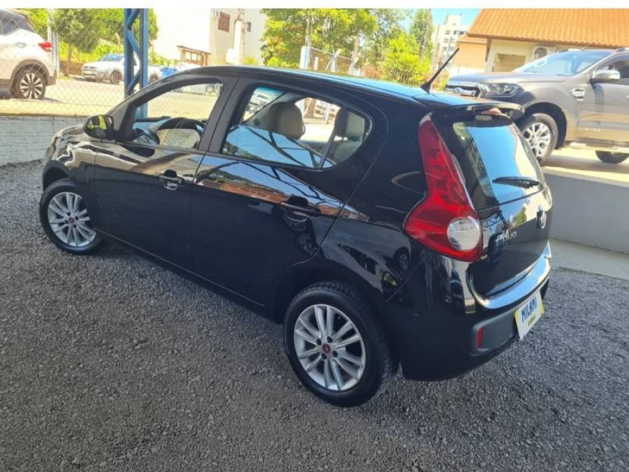 FIAT - PALIO - 2016/2016 - Preta - R$ 45.900,00