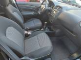 NISSAN - VERSA - 2018/2019 - Preta - R$ 54.900,00